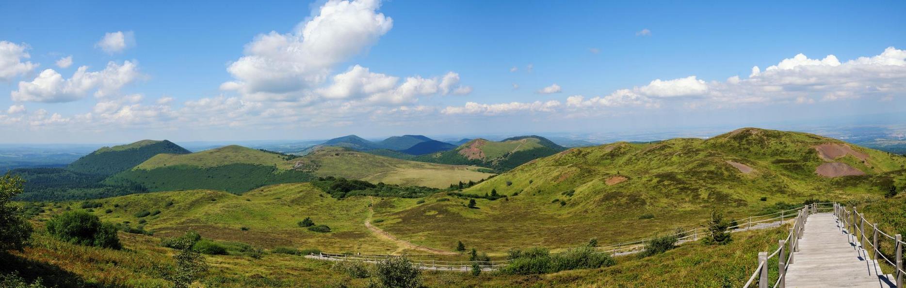 Vue Panoramique du Puy de Dome - Auvergne