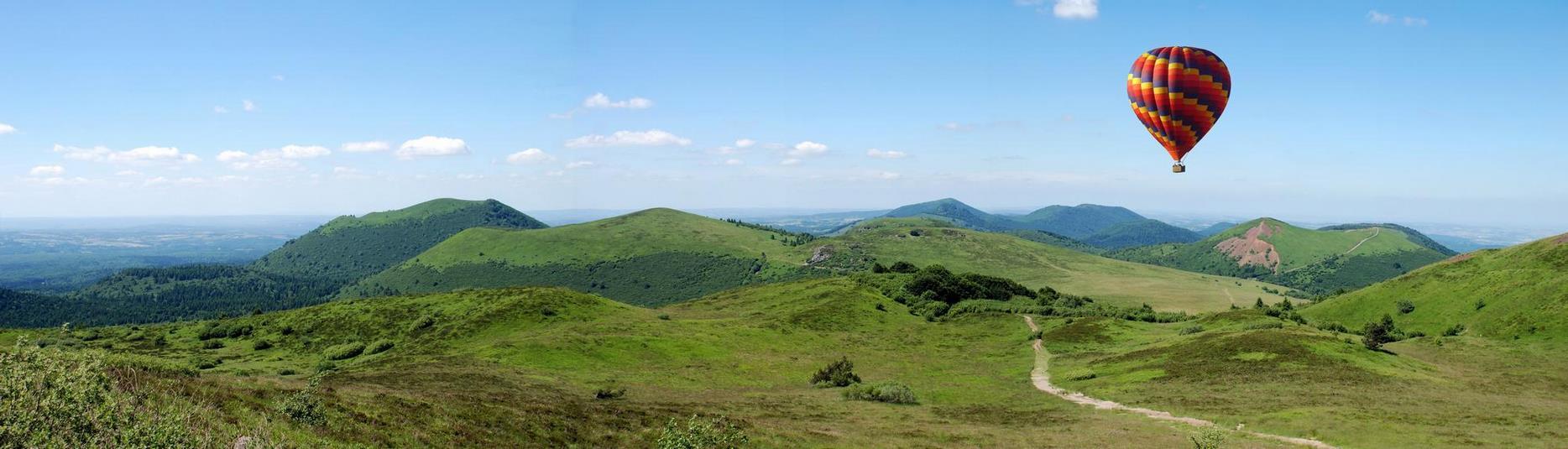 Panoramique des Volcans d'Auvergne
