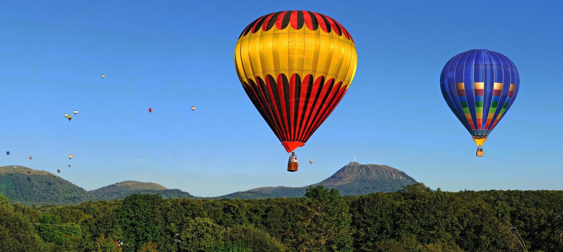 Montgolfière dans le Parc Naturel des Volcans d'Auvergne