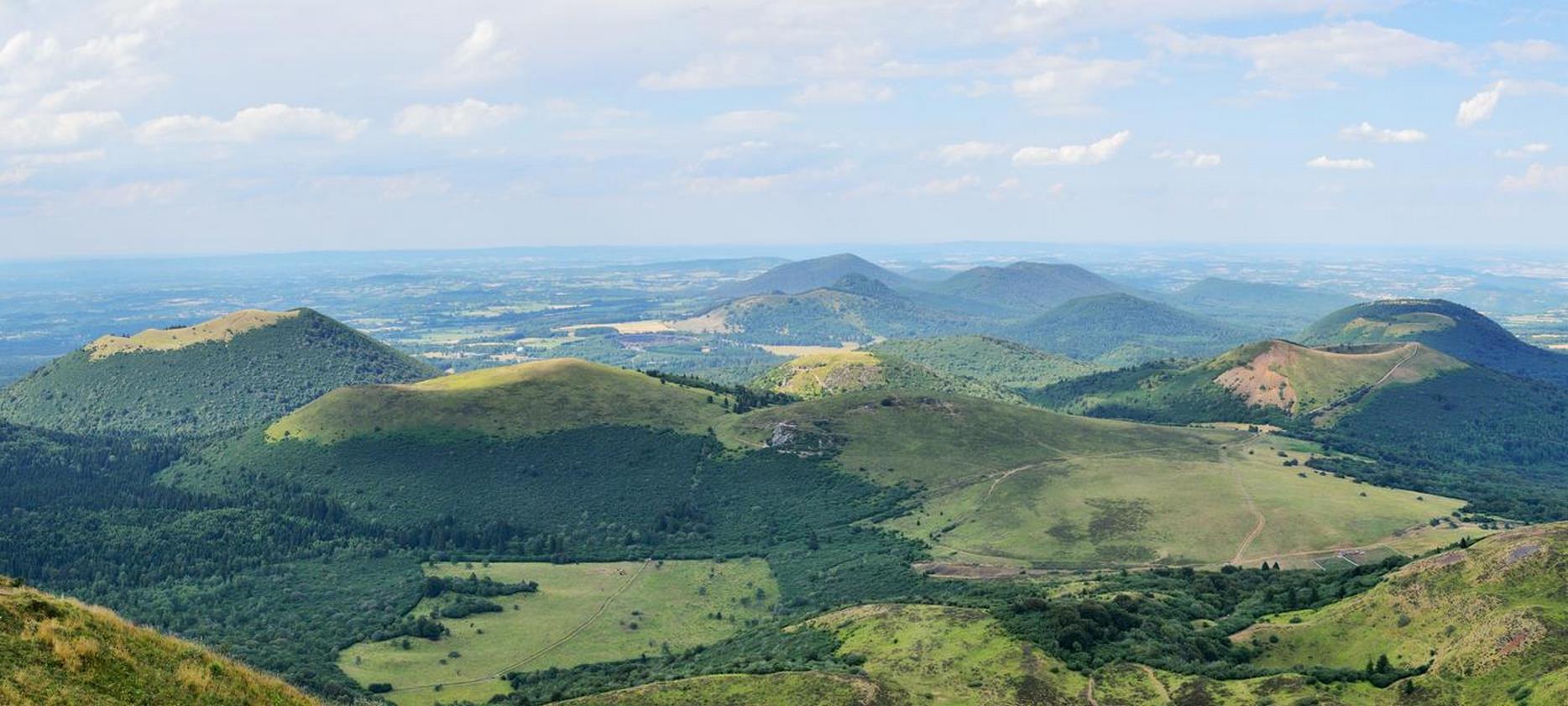 Panorama sur la Chînes des Puys