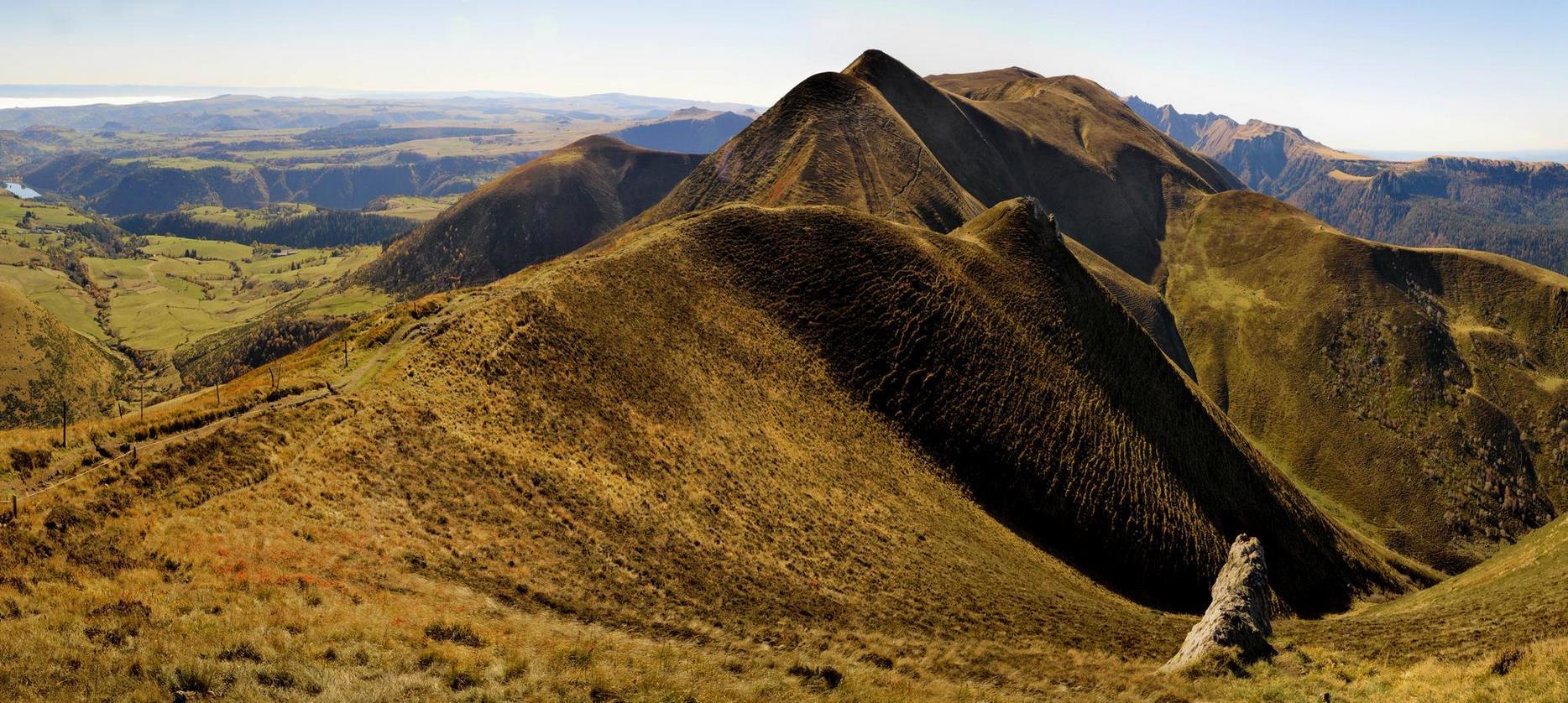 Le Massif du Sancy au debut de l'Hiver