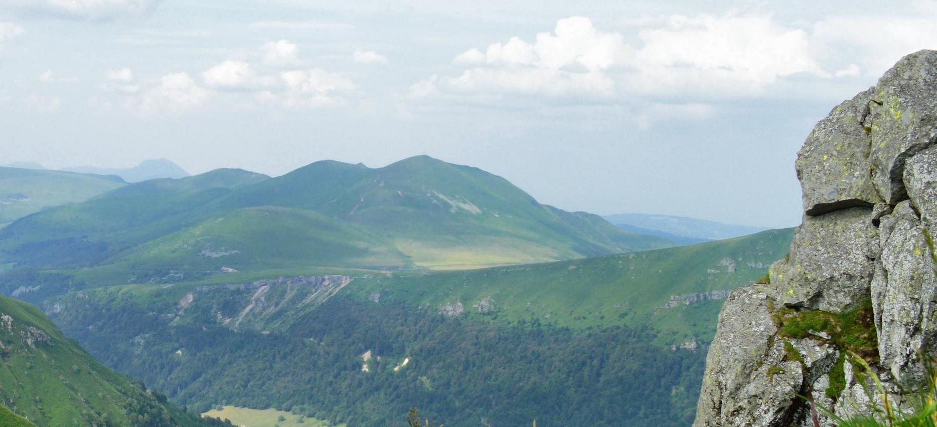 Le Massif Adventif: le Pou de L'Angle, le Puy de Monne, le Puy Barbier et le Puy de la Tache