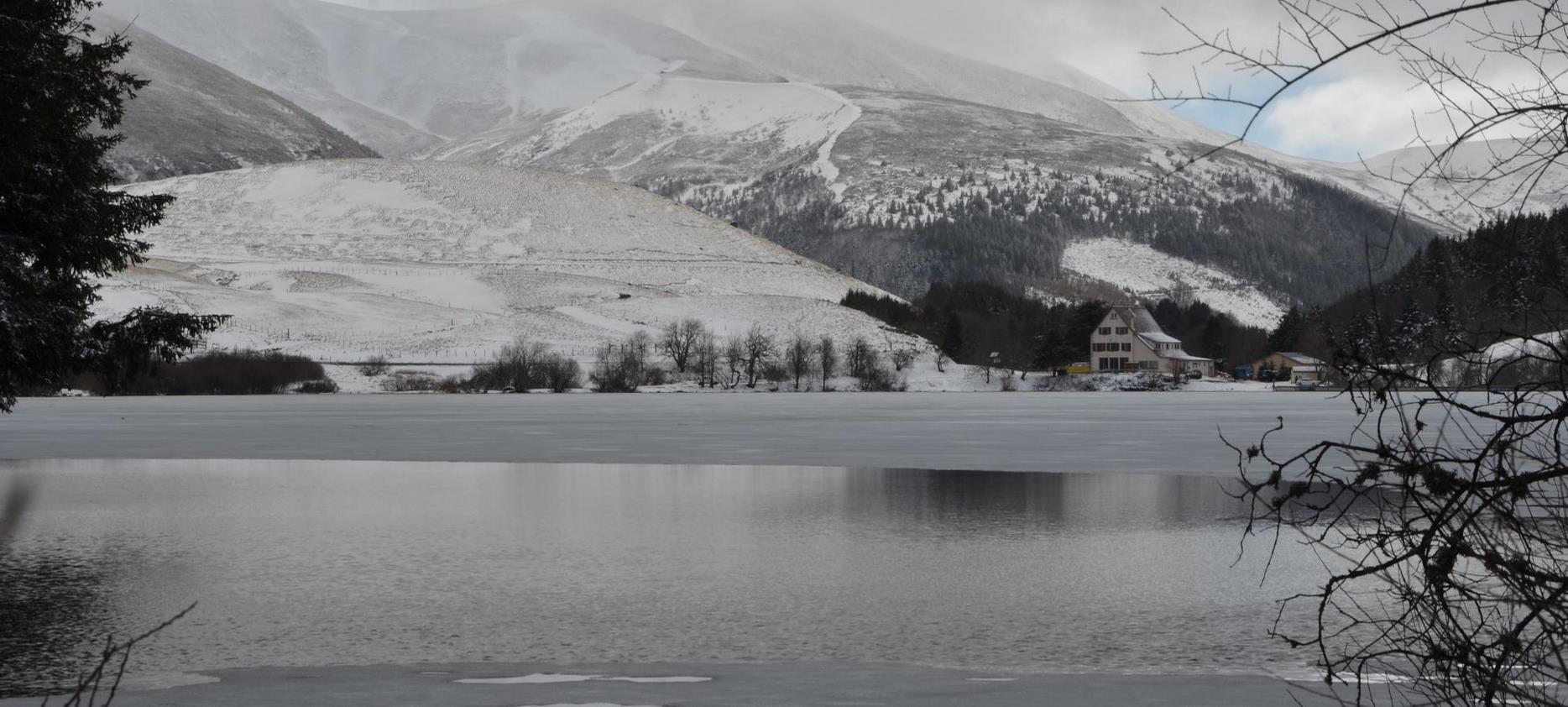 Le Mont Dore, le Lac de Guery, plus haut Lac d'Altitude d'Auvergne