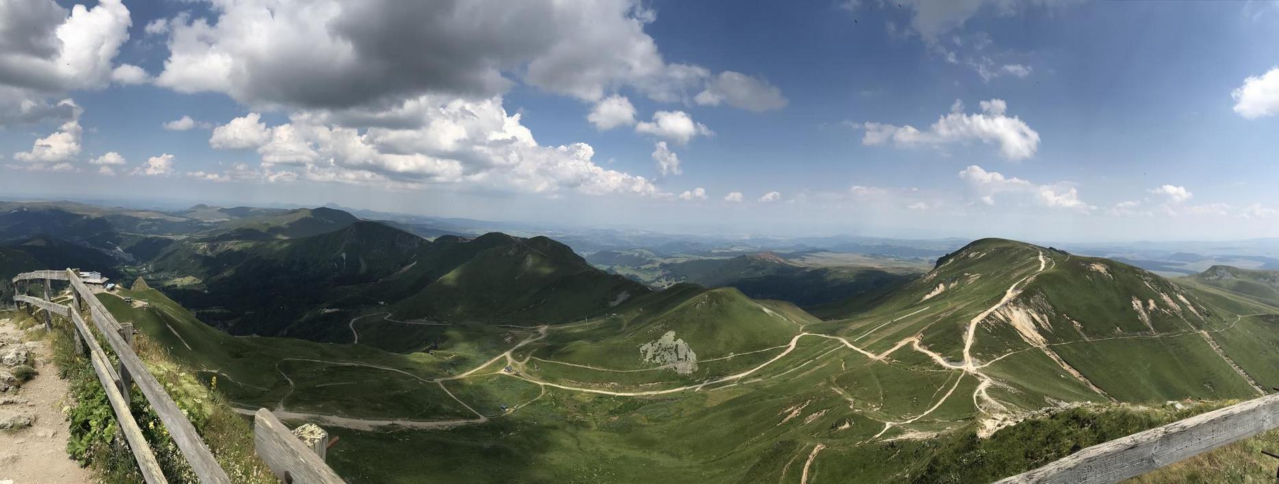 Puy de Sancy, panorama sur les sommets du Puy Ferrand, le Puy de Cacadogne