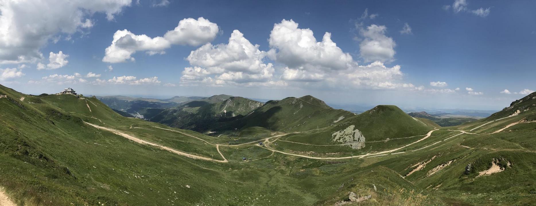 Puy de Sancy, le Puy de Cacadogne et le Puy des Crebasses