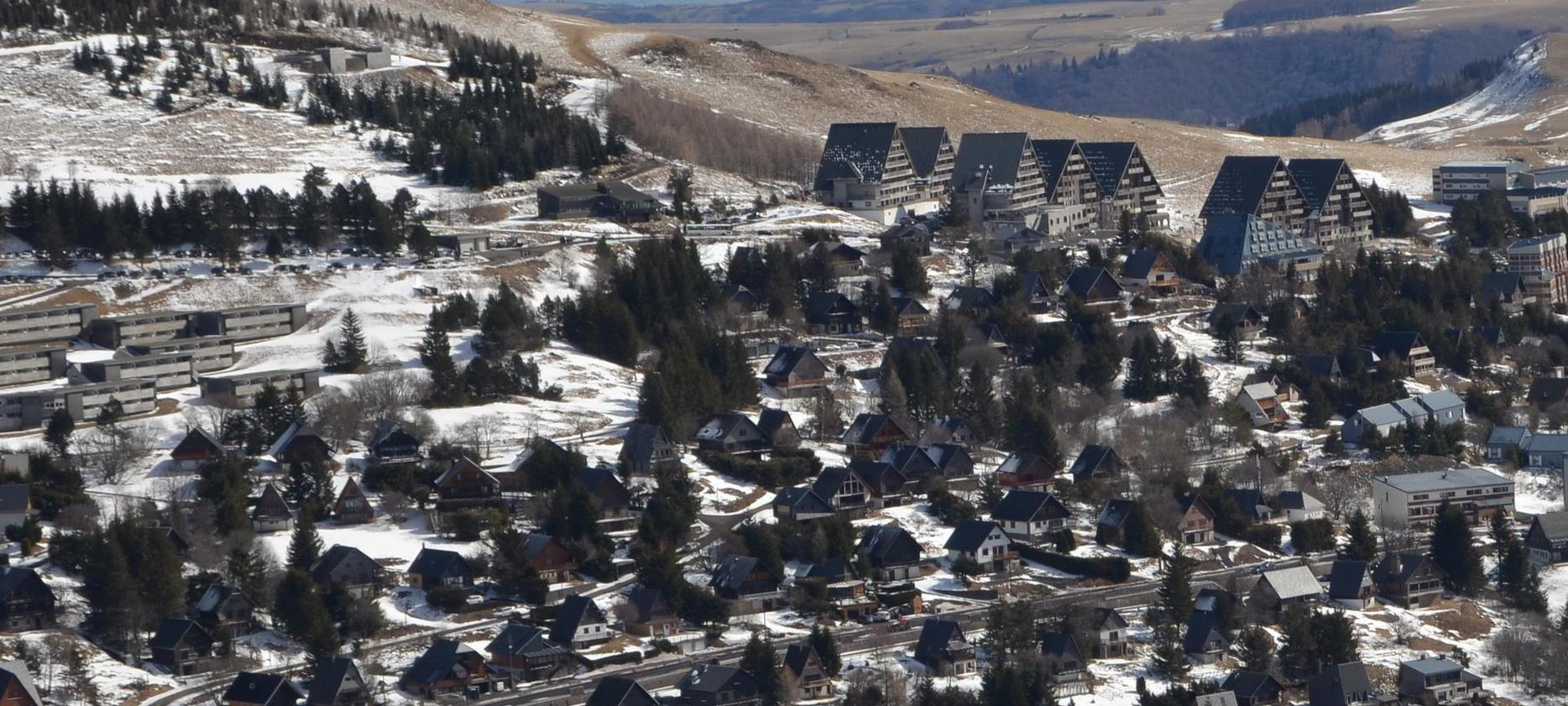 Super Besse - Village de Chalet à l'entree de la Station