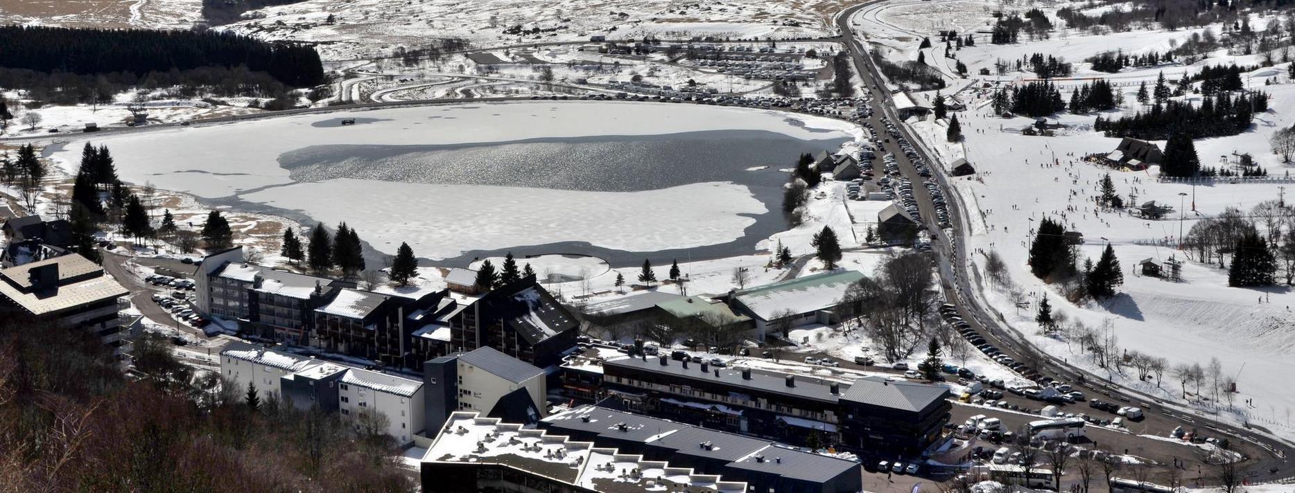 Super Besse - centre ville et Lac des Hermines