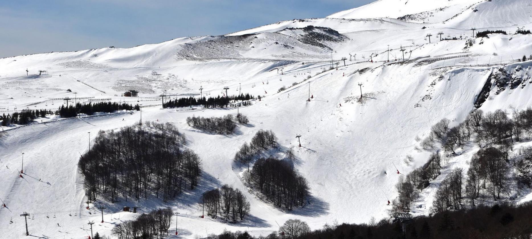Super Besse - La Mado, piste rouge, et les pistes noires