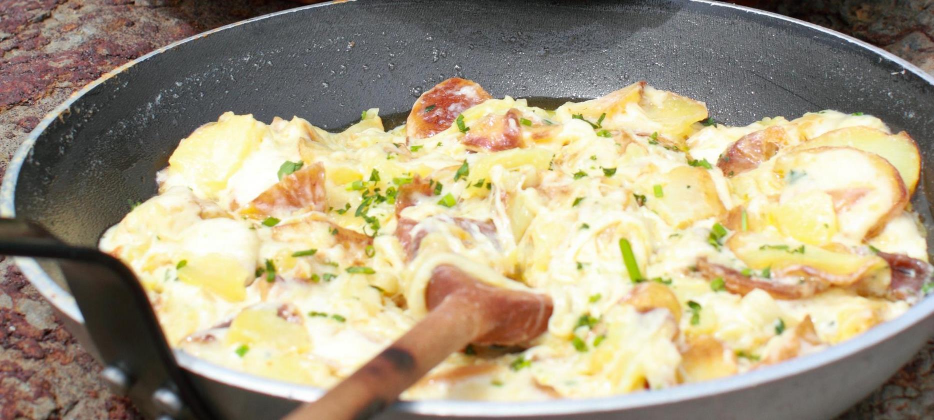 Super Besse - La Truffade, pomme de terre, fromage et charcuterie