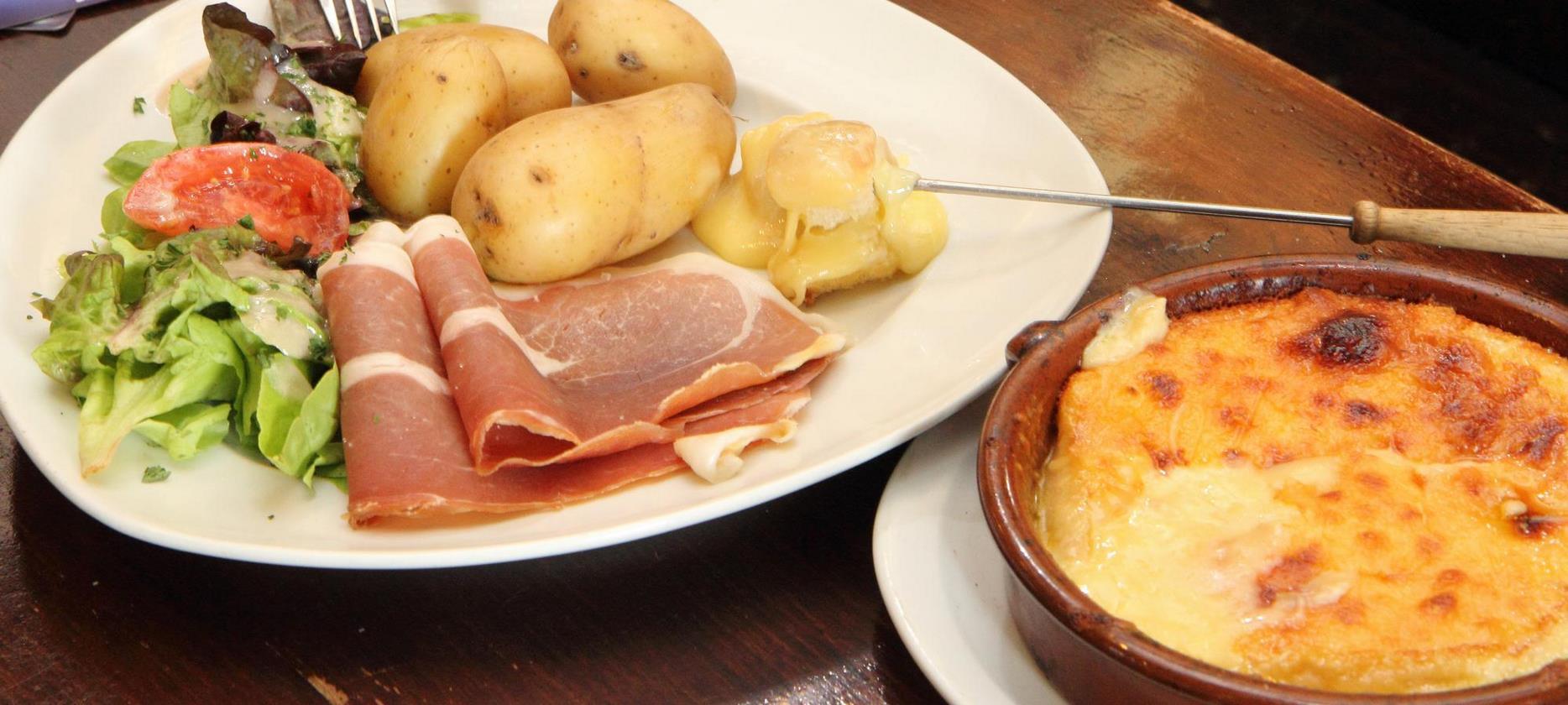 Super Besse - Dégustation de charcuterie d'Auvergne et sa Truffade