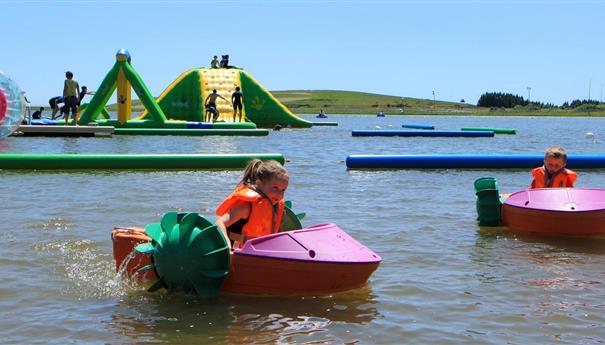 Pedalos pour les petits - Super Besse - Lac des Hermines