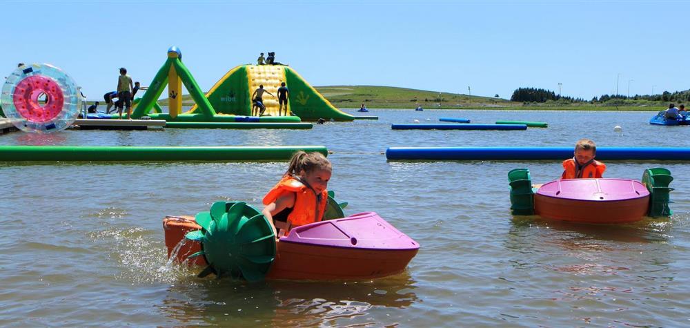 Pedalos pour les petits - Super Besse - Lac des Hermines