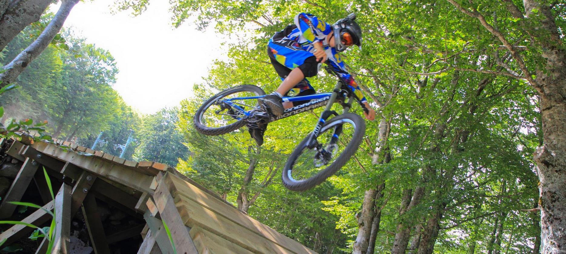 Super Besse , entrainement dans le Bike Park de Super Besse