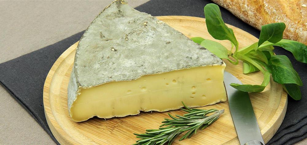 Super Besse - dégustation du Fromage AOC Saint Nectaire