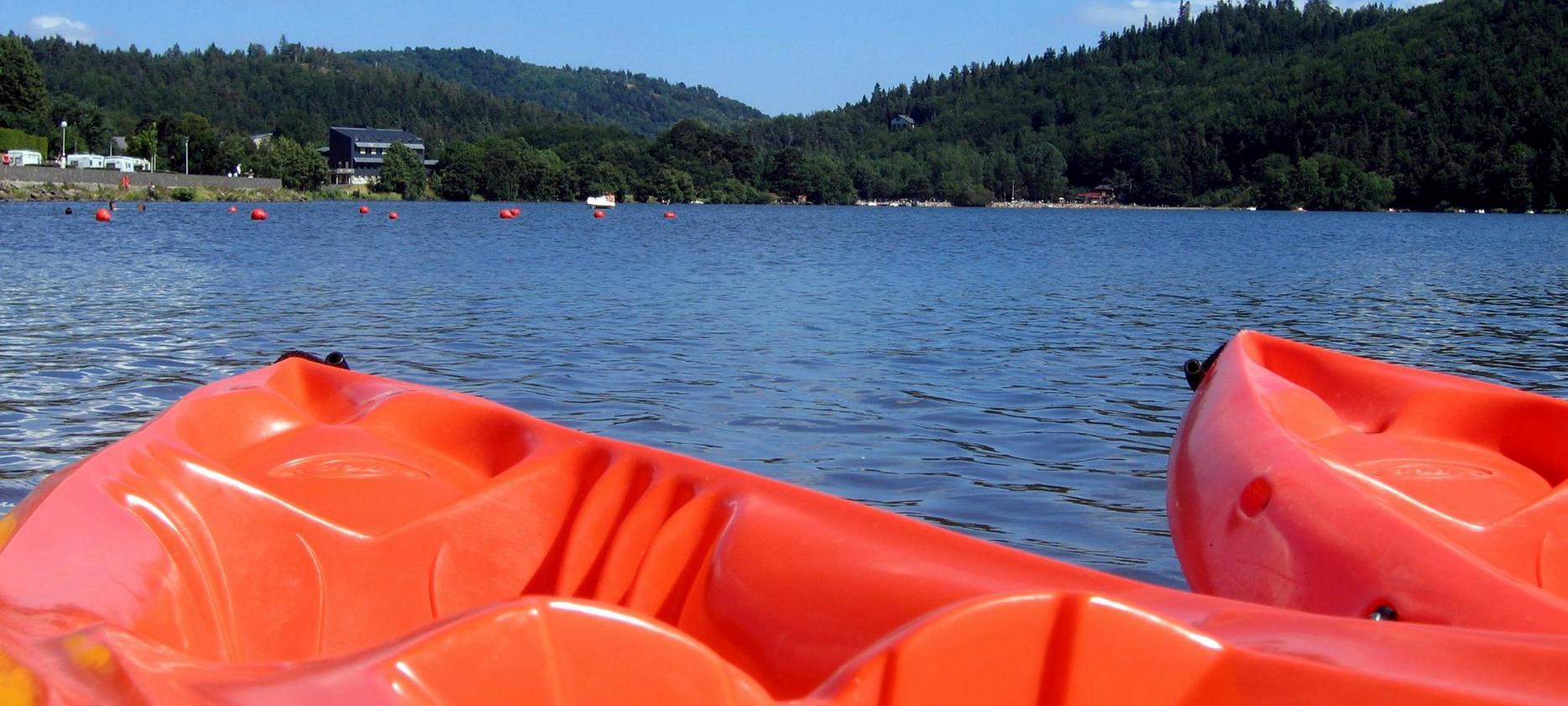 Le Lac Chambon, canoe sur le Lac Chambon