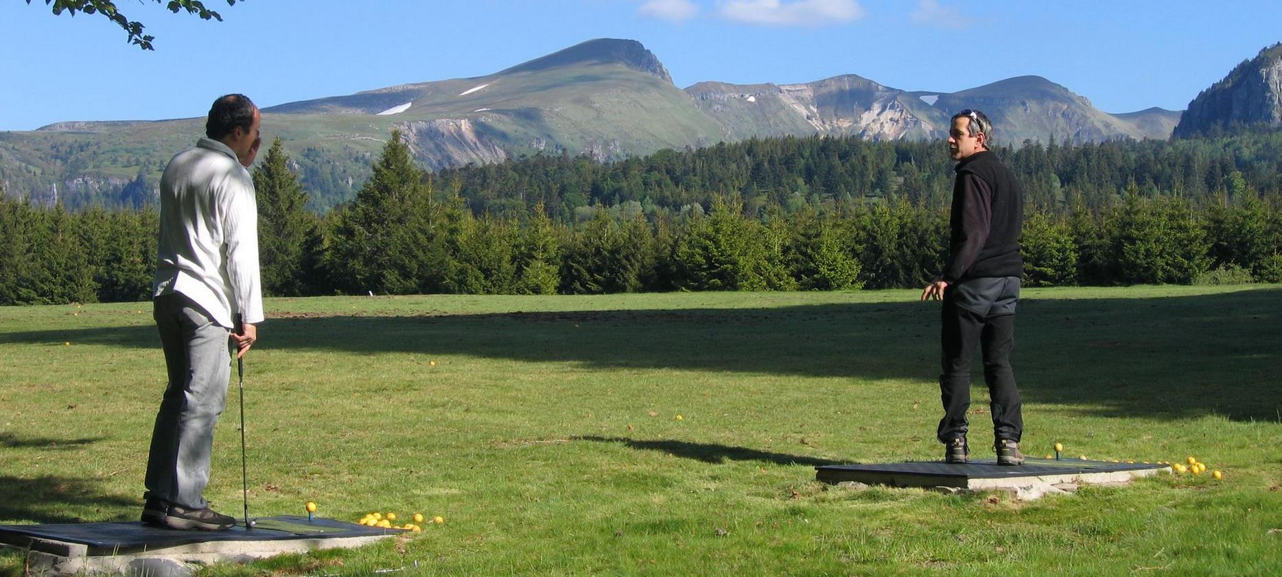 Super Besse - Joueurs de golf au Mont Dore