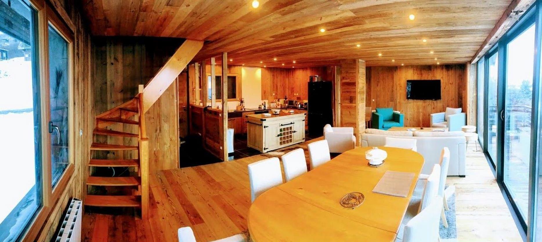 location chalet Super Besse - vieux bois dans la piece de vie du chalet