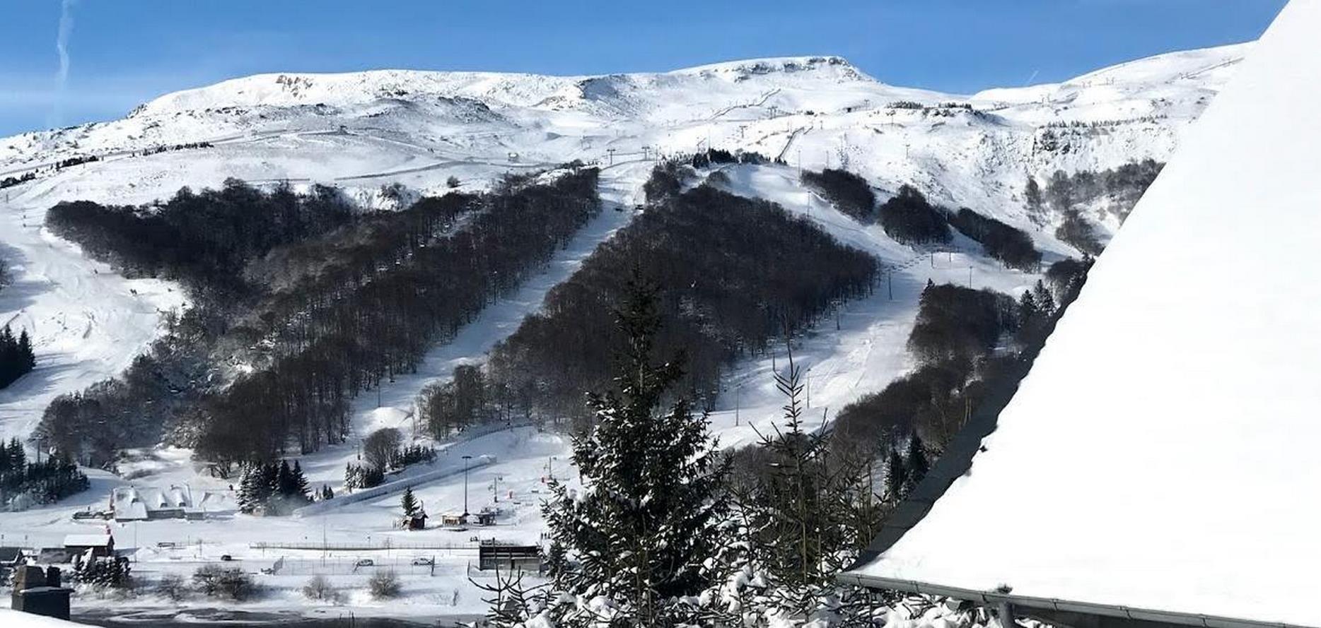 Chalet Super Besse - magnifique vue du balcon du chalet