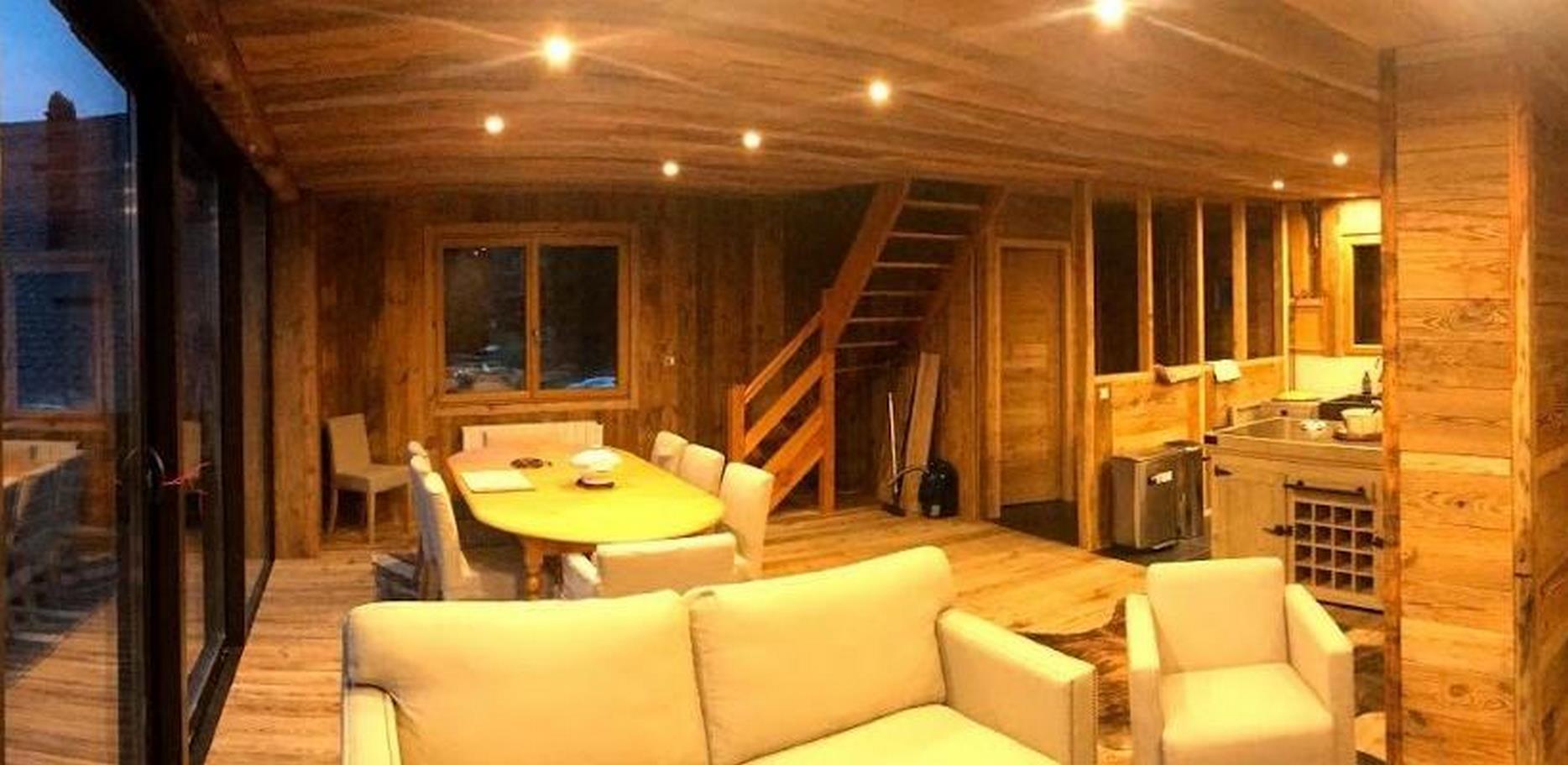 Chalet Cascade a Super Besse - Piece de vie avec vue