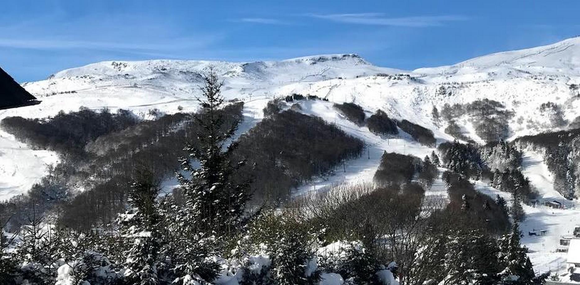 Belle vue du Chalet Cascade sur les pistes de ski de Super Besse