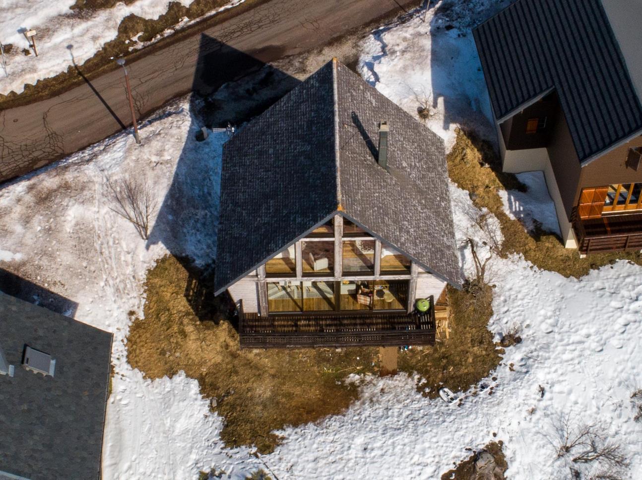 Chalet Super Besse - Facade Ouest du chalet à super besse