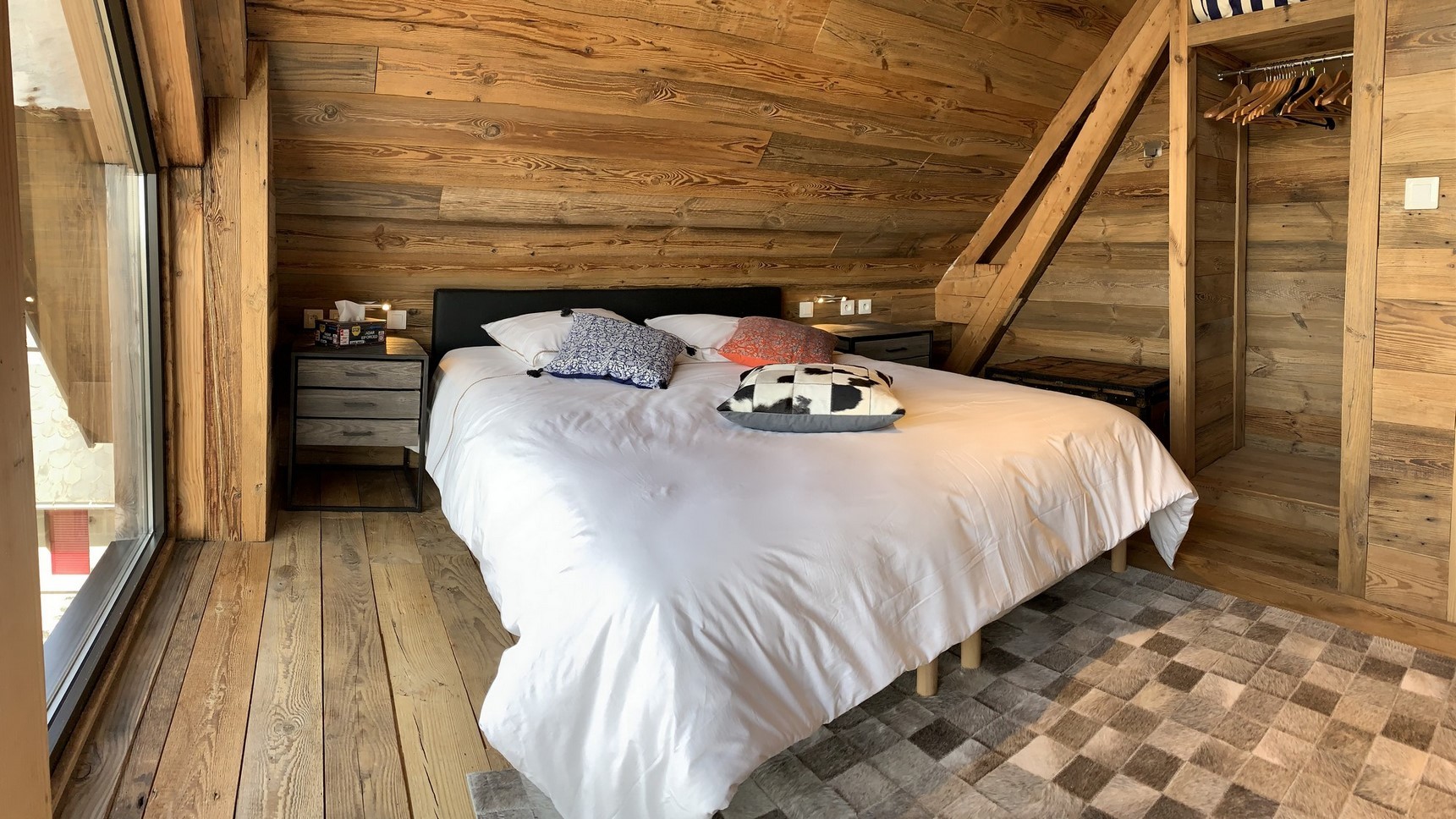 lit king size 1 ou 2 personnes, vue sur le massif du sancy