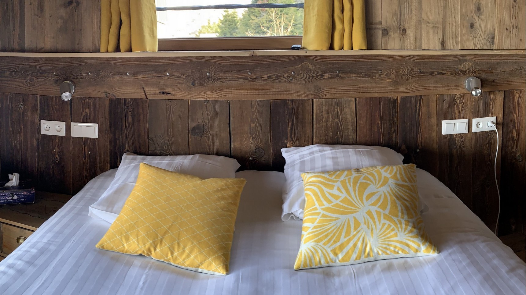 lit king size 1 ou 2 personnes, Chevets, tete de lit et coussins