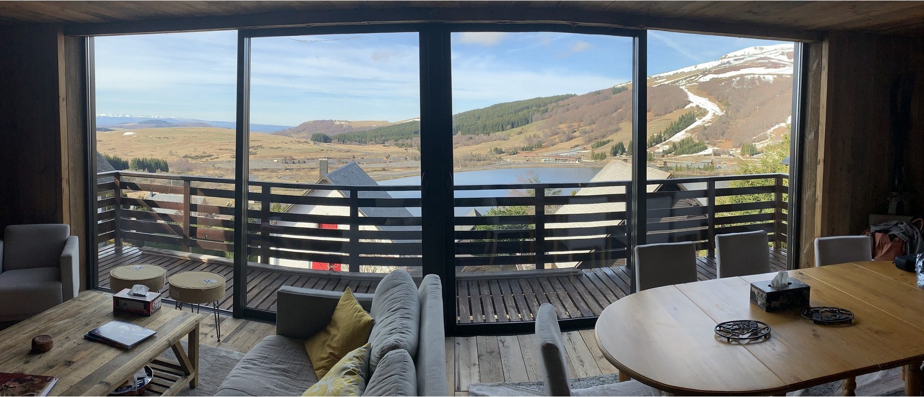 Chalet Super Besse, Chalet Cascade, vue sur les pistes
