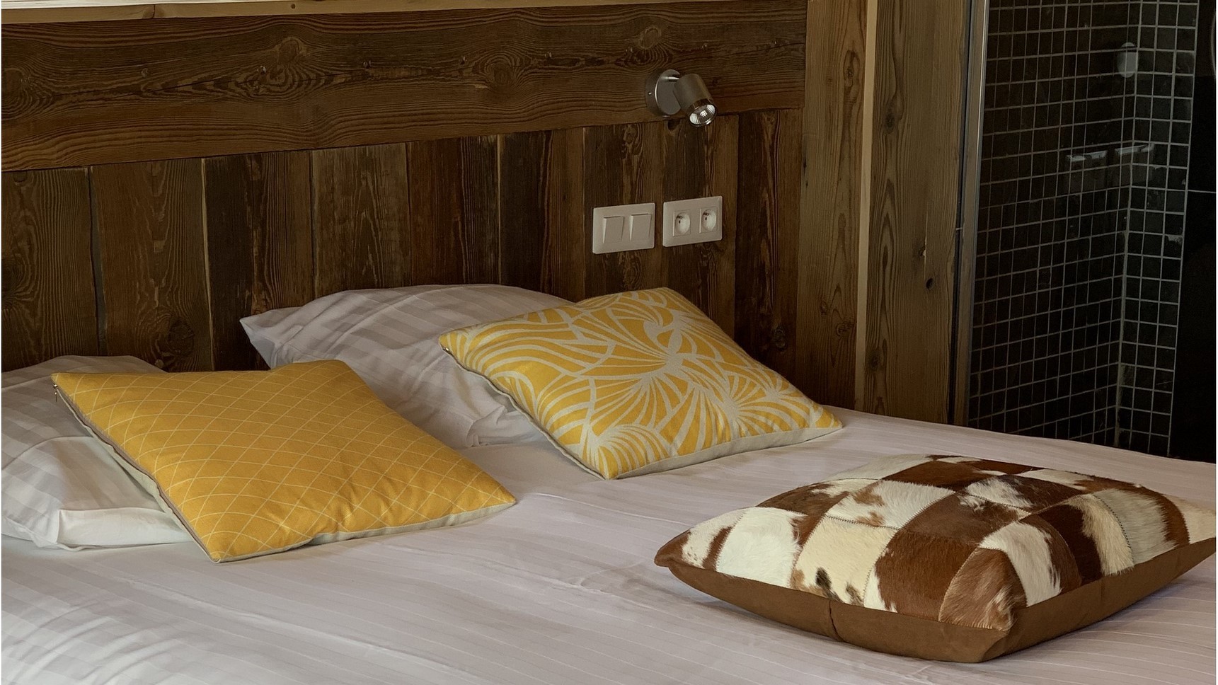 Chalet Super Besse, Chalet Cascade, chambre la cascade, lit King Size