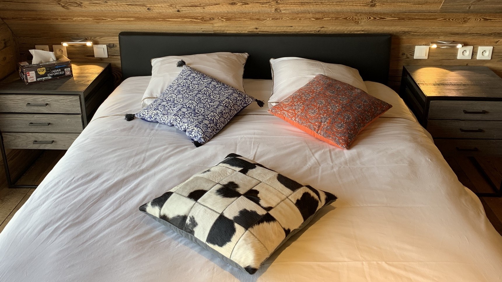 Chalet Super Besse, Chalet Cascade, chambre la Val d'Enfer, le lit