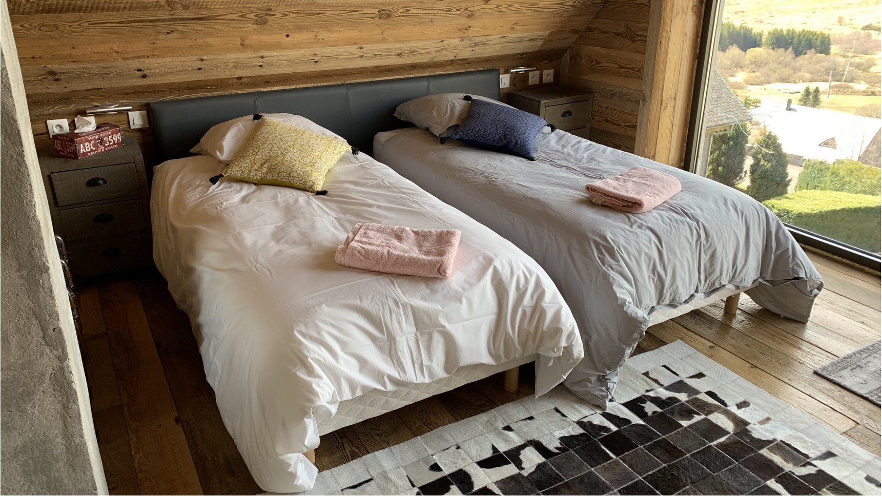 Chalet Super Besse, Chalet Cascade, chambre Bois Joli, lits simples