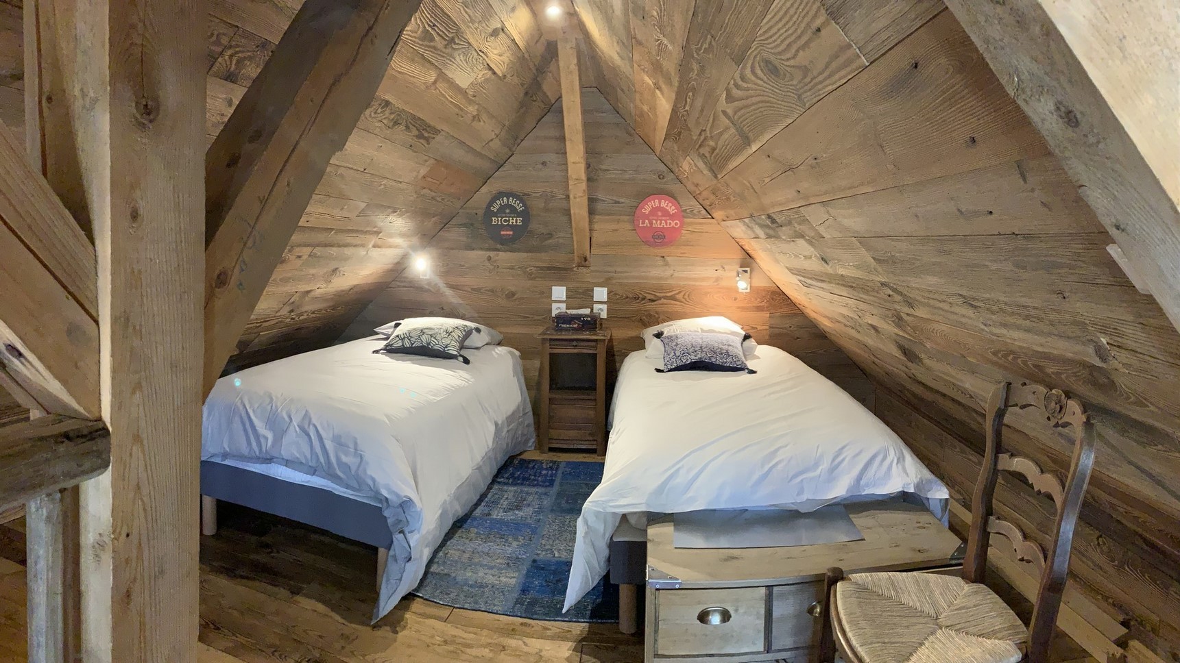 Chalet Super Besse, Chalet Cascade, chambre Bois Joli, lits enfants