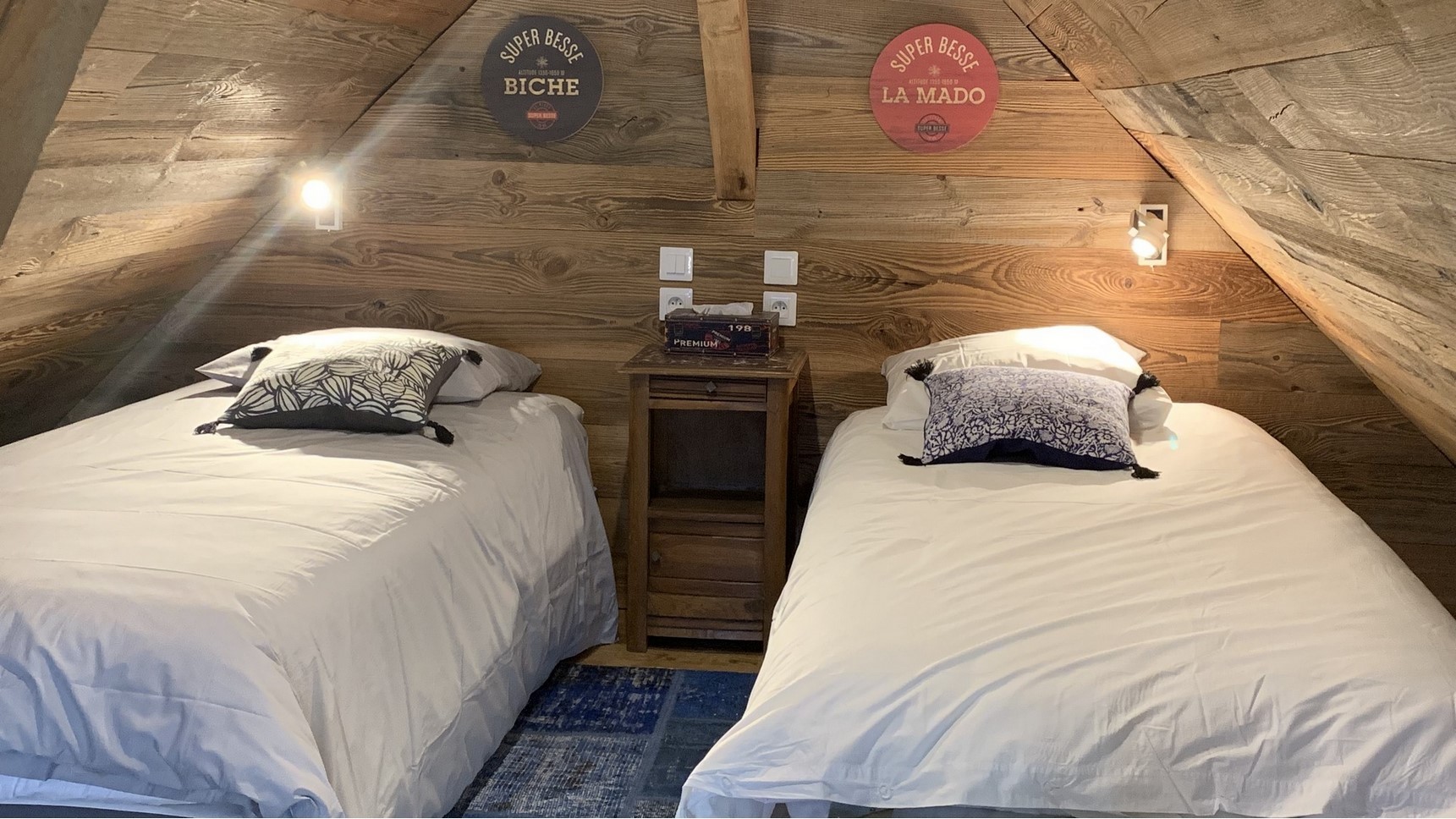 Chalet Super Besse, Chalet Cascade, chambre Bois Joli, lits enfants