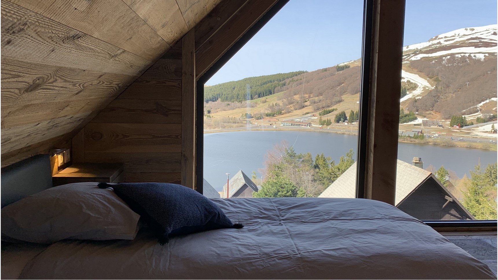 Chalet Super Besse, Chalet Cascade, chambre Bois Joli, magnifique vue