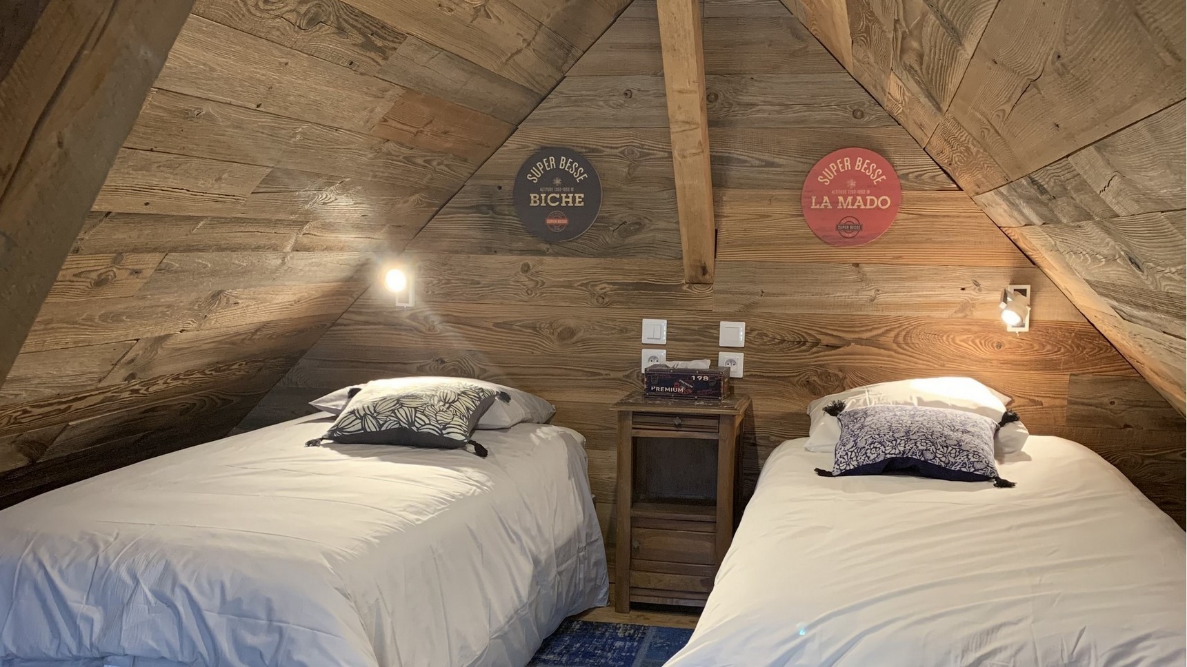 Chalet Super Besse, Chalet Cascade, chambre Bois Joli, lits enfants