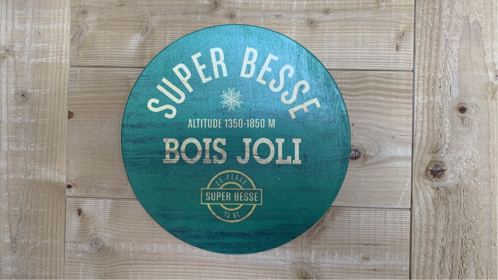 Chalet Super Besse, Chalet Cascade, chambre Bois Joli, panneau