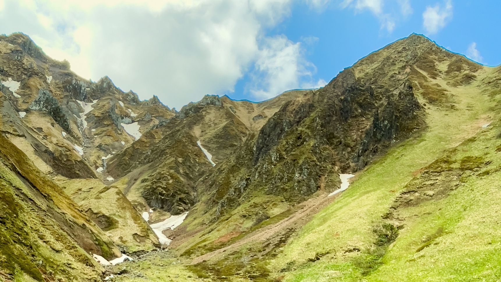 Puy de Sancy, la Vallée du Val d'enfer dans le Massif du sancy en Auvergne