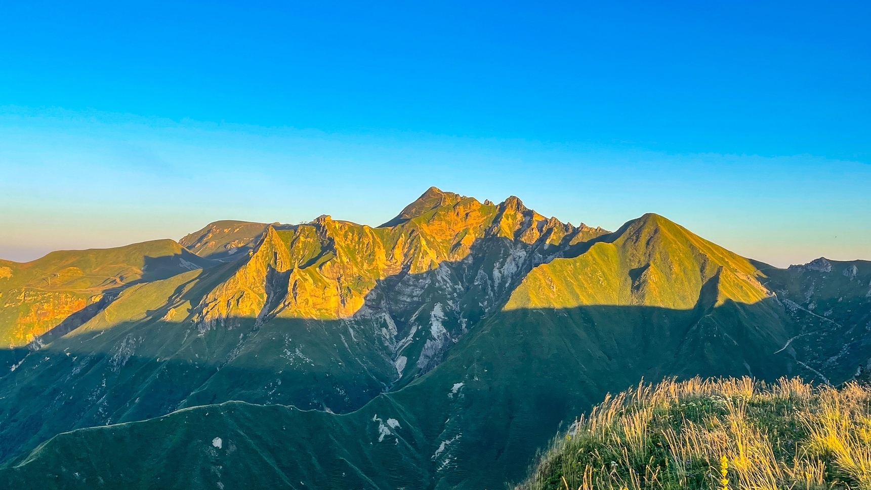 Les sommets du Massif des Dores