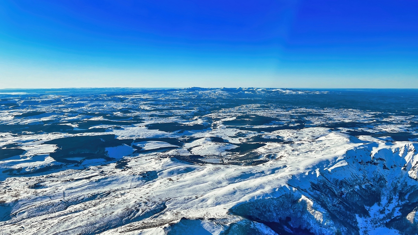 Auvergne Montgolfiere - Survol du Massif des Dores en Montgolfiere