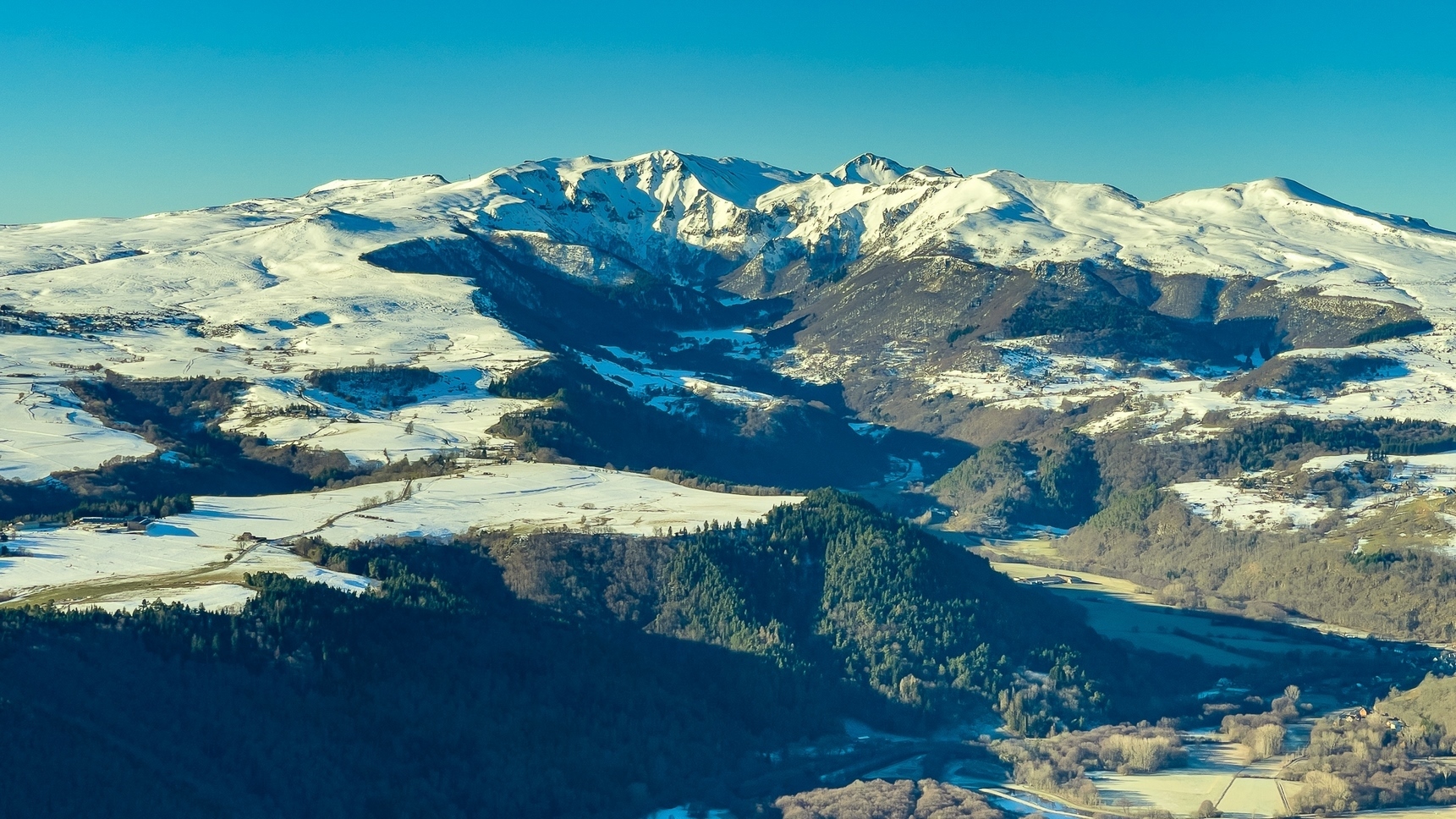 Auvergne Montgolfiere - En Montgolfiere au dessus de la Vallée de Chaudefour
