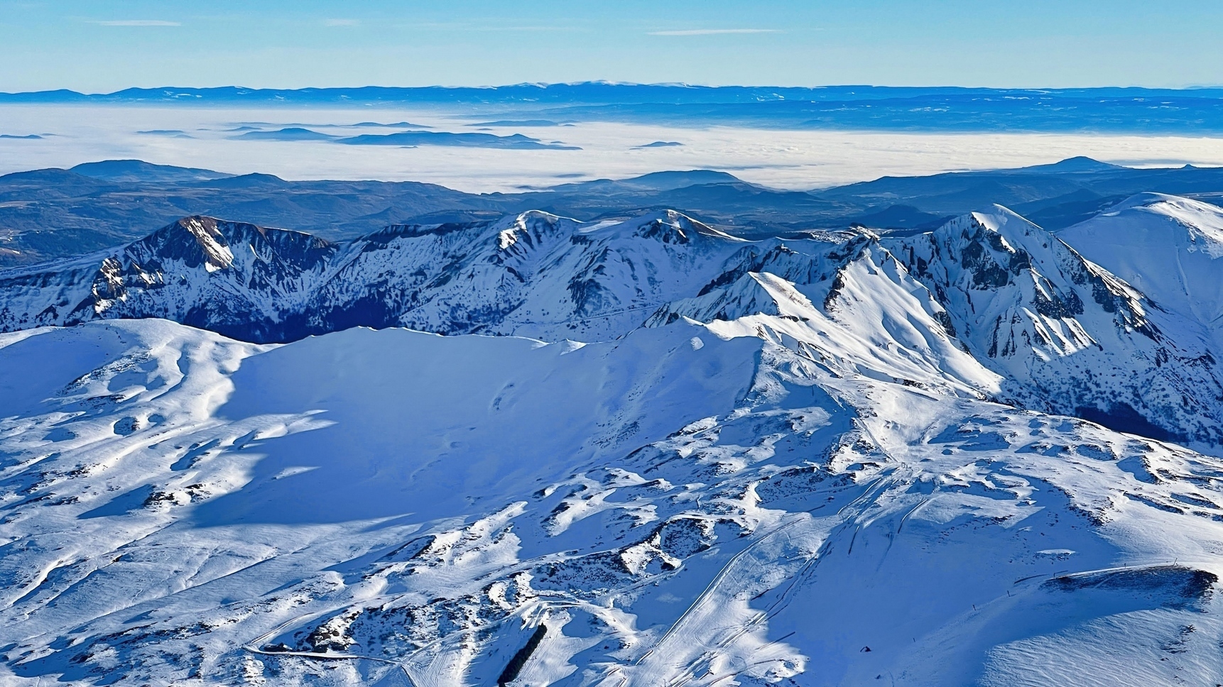 Auvergne Montgolfiere - En Montgolfiere au dessus du Massif des Dores