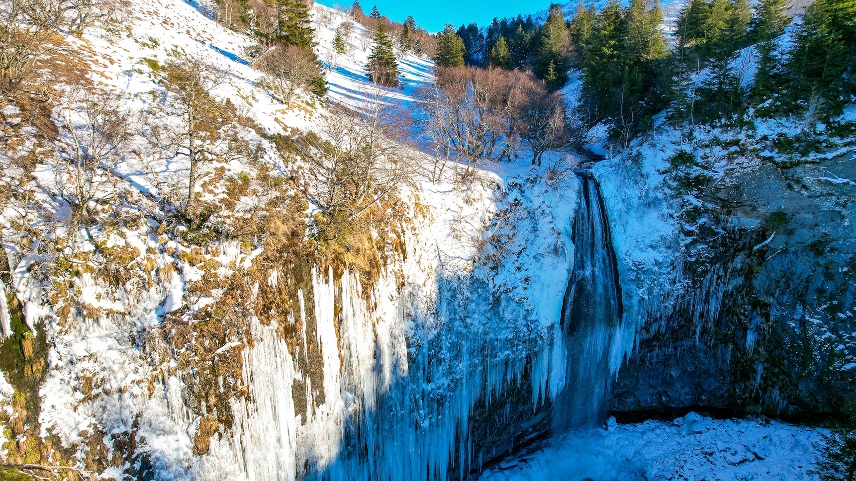 La Grande Cascade prise par la Glace, Cascade en auvergne