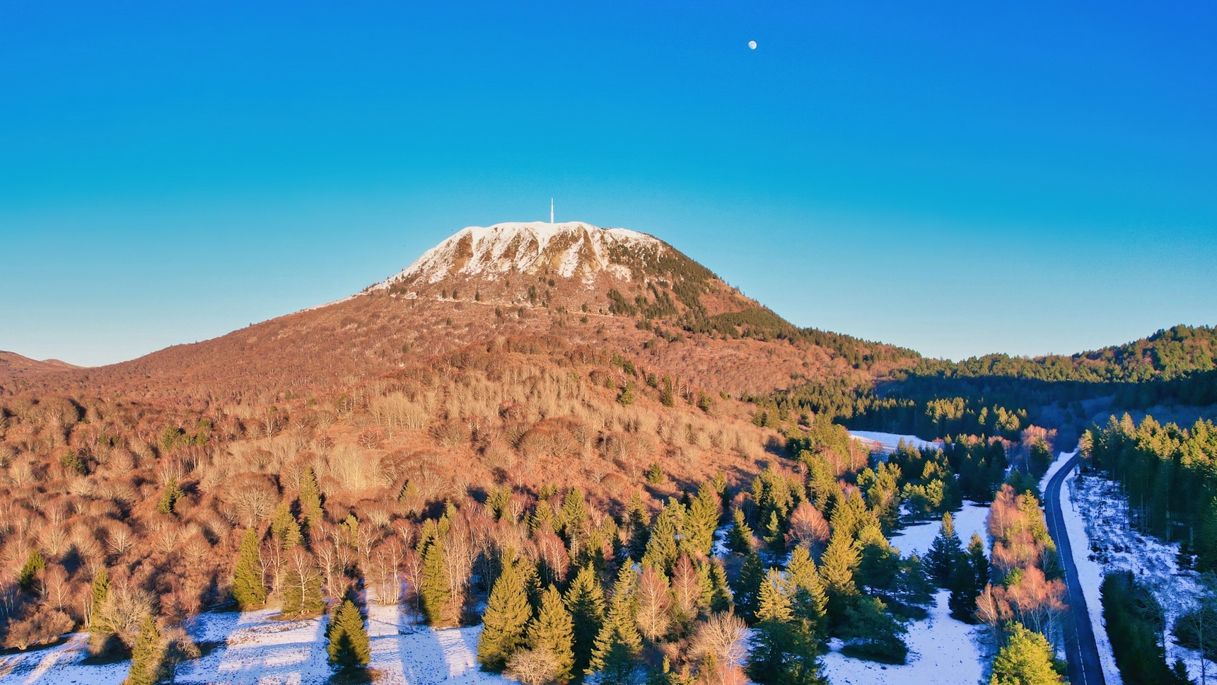 Le Puy de Dome sous la neige