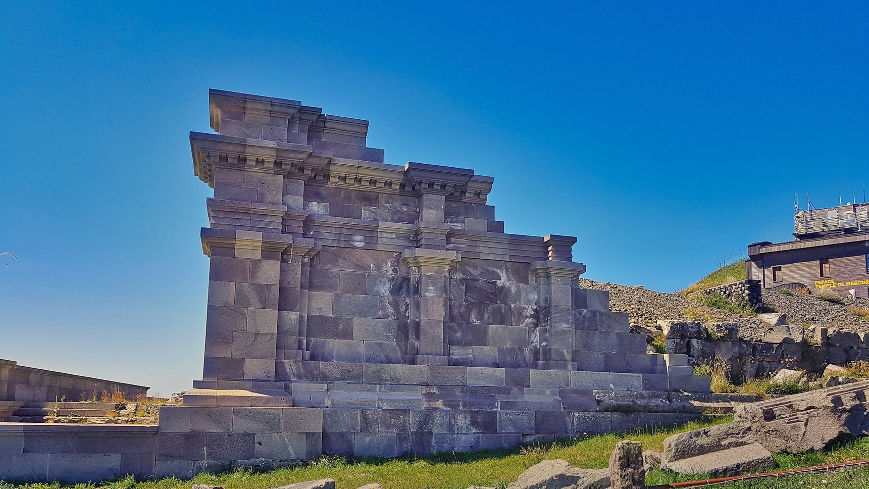 Le Temple de Mercure au Sommet du Puy de Dome