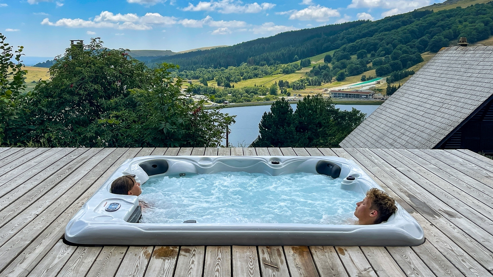 Chalet avec jacuzzi a Super Besse - pour un moment de détente