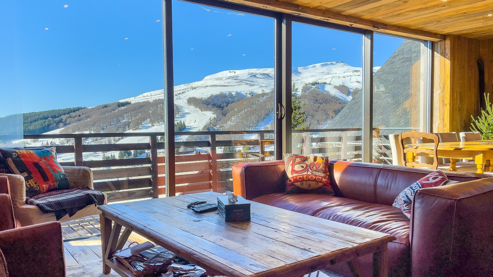 Chalet Sancy. belle vue du salon du Chalet Cascade dans le Sancy
