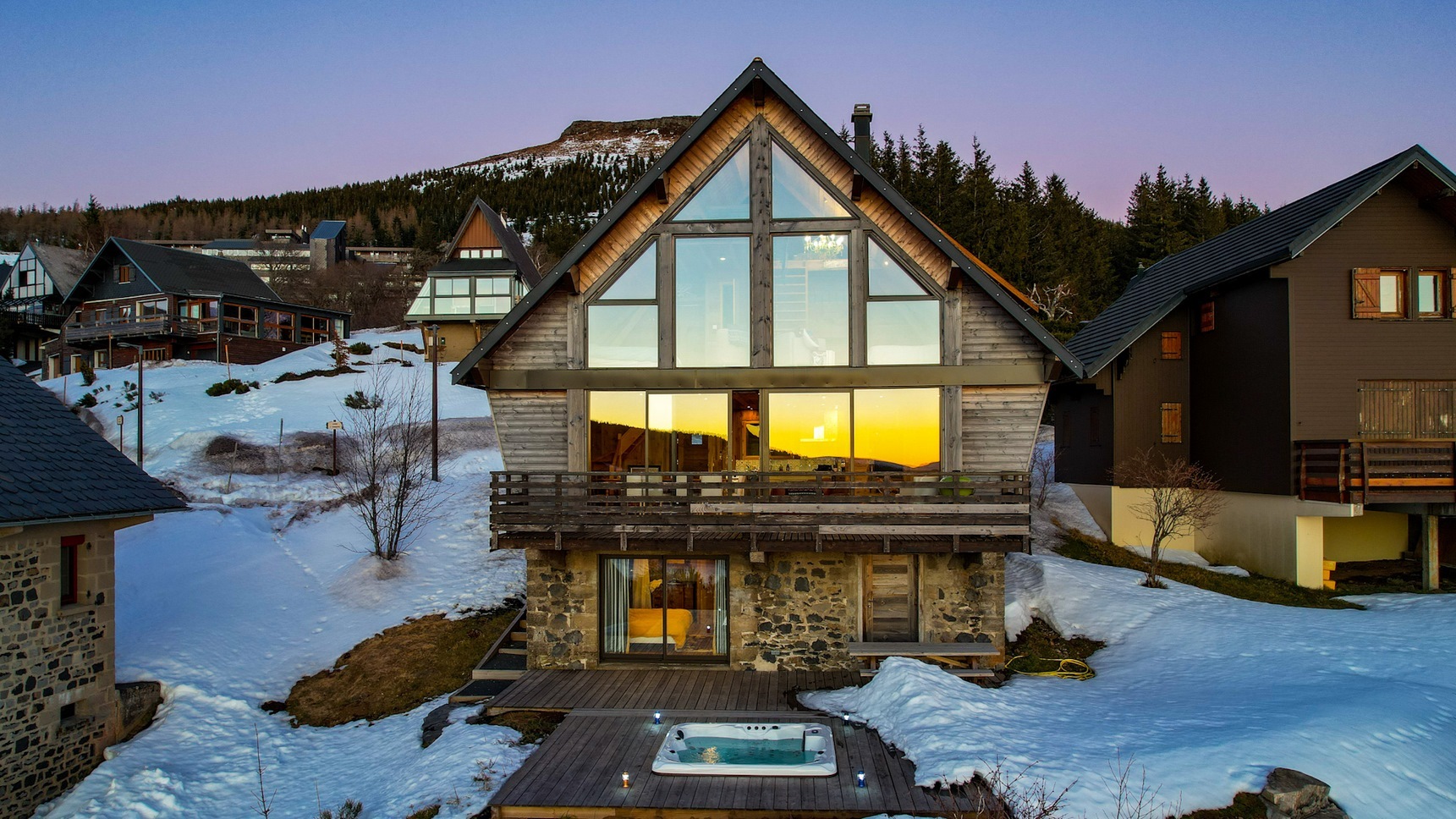 Sancy, chalet a louer avec Spa à Suoer Besse dans le Massif du Sancy