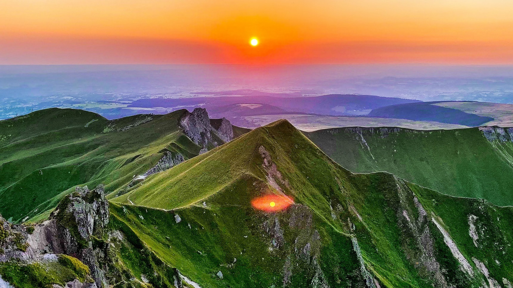 Au somlmetd u Puy de Sancy, coucher de soleil estival