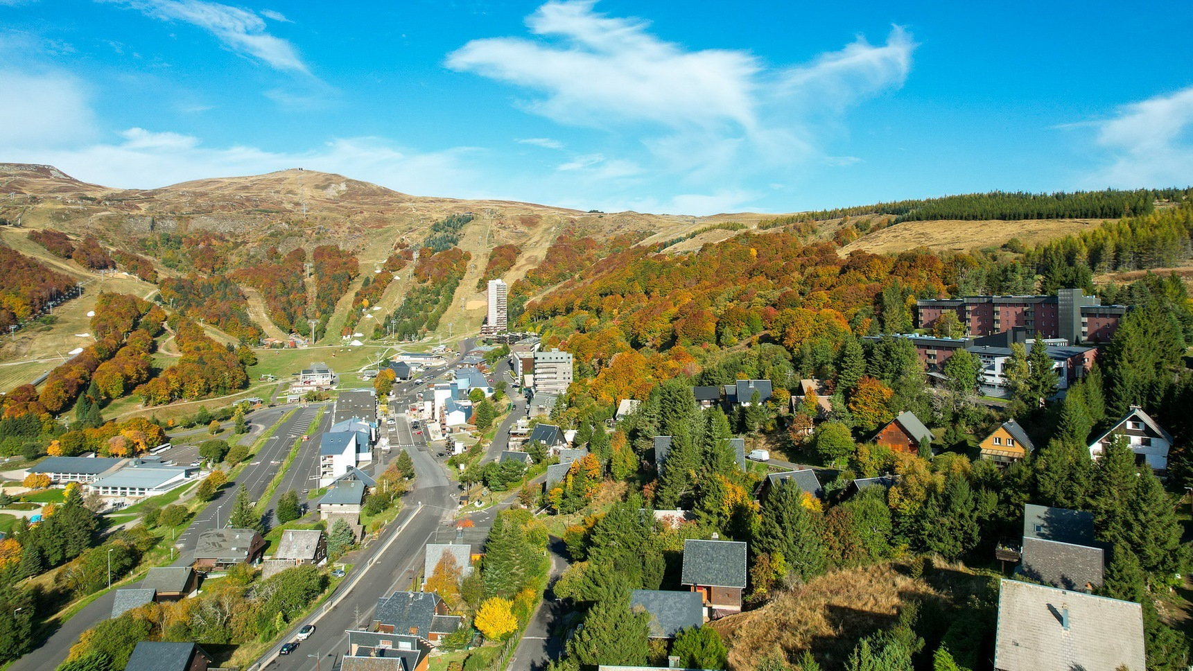 Super Besse, magnifiques couleurs de la station de Super Besse en Octobre