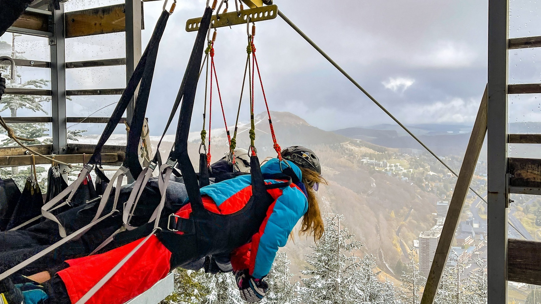 La Tyrolienne de Super Besse, descente en duo